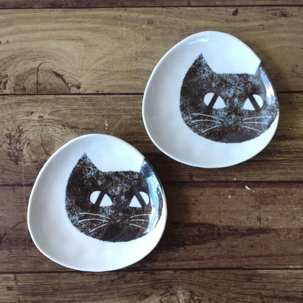 【2枚】新品 日本製 美濃焼 ねこまるけ 三角 小皿 取り皿 ねこ クロネコ 猫