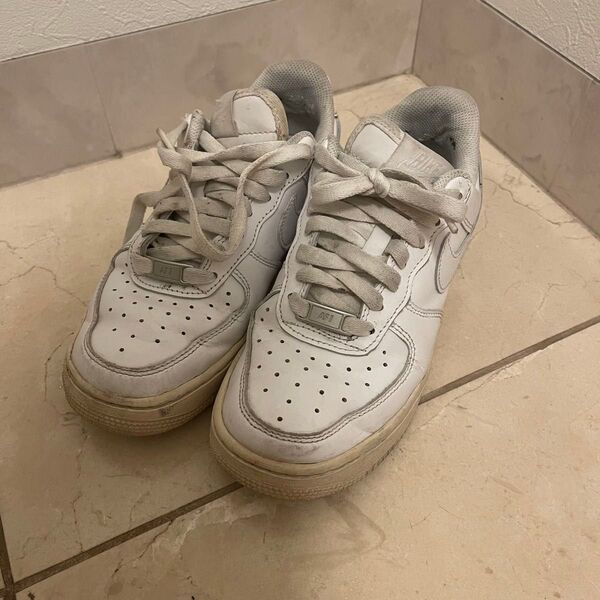 NIKE AIR FORCE 1 07 ホワイト