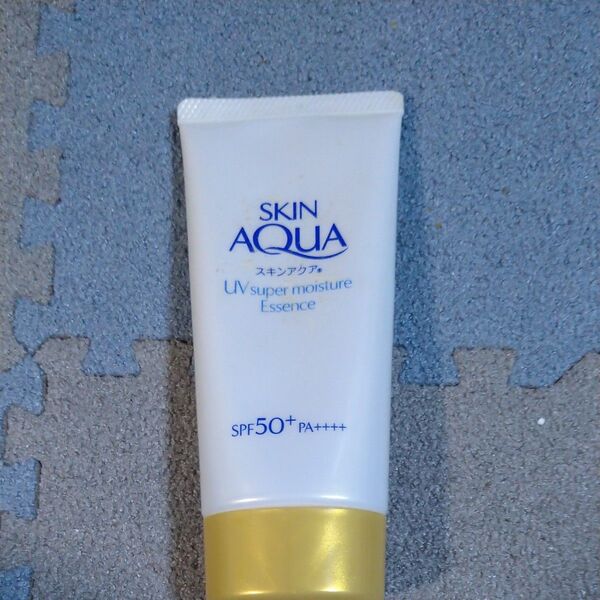 スキンアクア スーパーモイスチャーエッセンスUV 日焼け止め SPF50+ PA++++