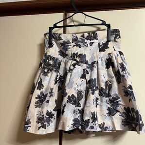 LOWRYS FARMの花柄っぽい大人なキュロットスカート