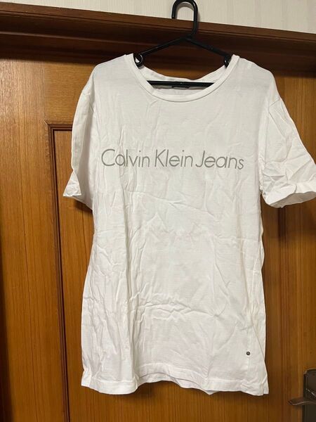 カルバンクラインジーンズのシンプルなロゴ白Tシャツ 半袖