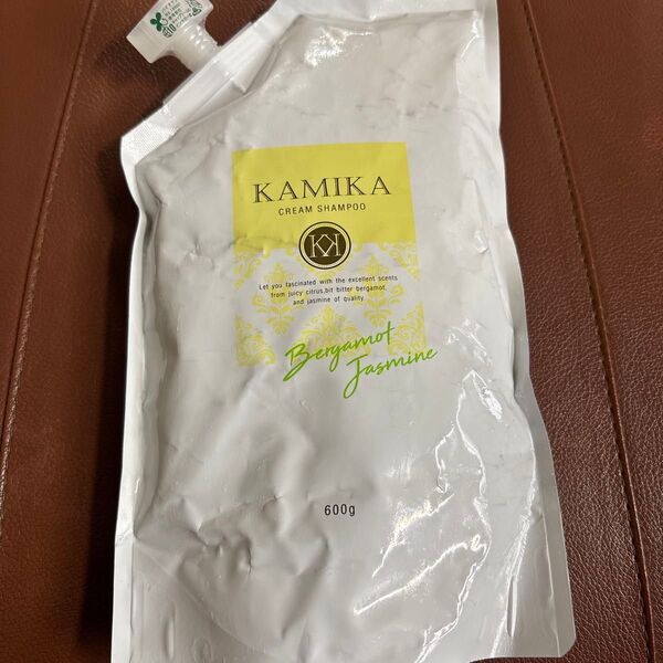 KAMIKA クリームシャンプー ベルガモットジャスミン 600g