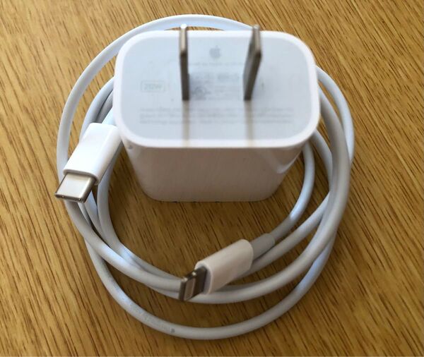 Apple 純正品 20W USB-C電源アダプタ USB-C-Lightningケーブルセット iPhone付属品 充電器