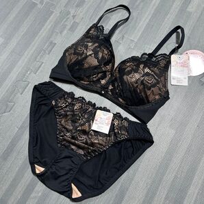 新品 ブラショーツset ノンワイヤー Mサイズ ブラック ショーツセット