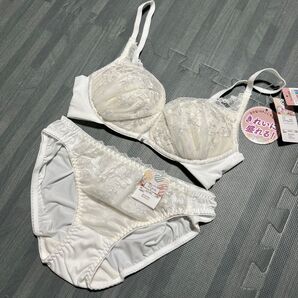 新品 ブラショーツset ノンワイヤー ホワイト Mサイズ