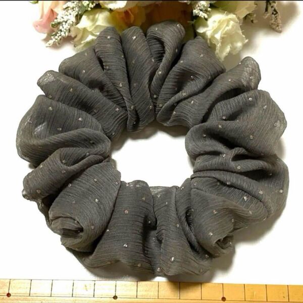 ハンドメイドシュシュ☆ラメドットモスグリーン
