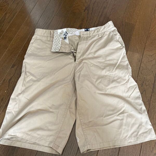 ハーフパンツ ベージュVOLCOM