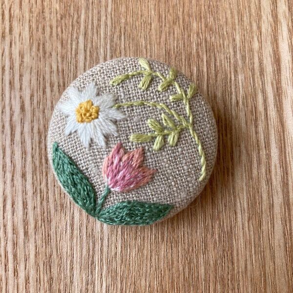 お花 刺繍 ブローチ