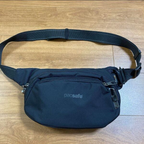 pacsafe パックセーフ ボディバッグ ウエストバッグ ウエストポーチ 肩掛け ブラック メンズ レディース