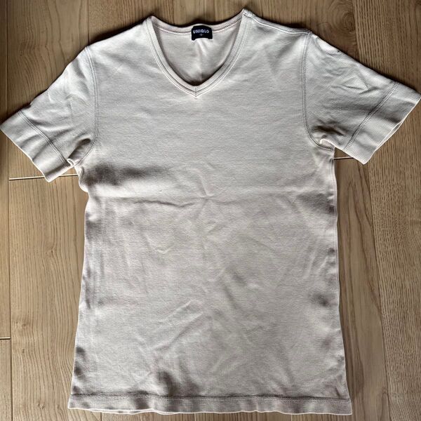 ユニクロ VネックTシャツ ベージュ Sサイズ