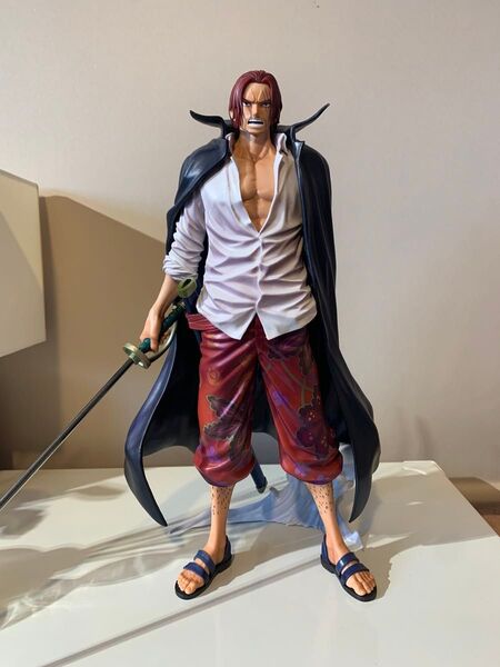 バンプレくじ プレミアム シャンクス a賞 フィギュア