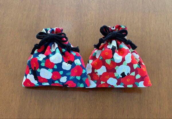 黒猫ミニ巾着2個セット 赤紺 プチギフト お土産 キャンディポーチ ハンドメイド