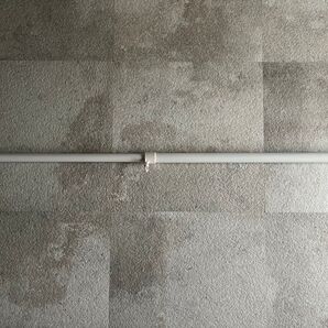 美品 突っ張り棒 ホワイト 1.2m 強力