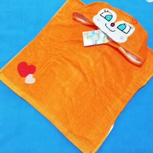新品 アンパンマン ドキンちゃんなりきりポンチョタオル
