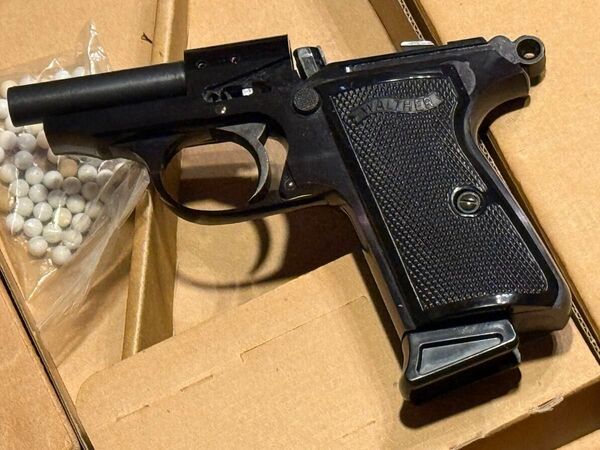 ZEKE PPK/S GBB仕様 ①フレームアッセンブリー②スライドアッセンブリー(3〜以降は撮影の為組み立てた参考画像です。)