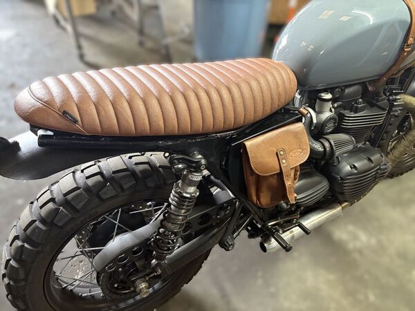 トライアンフT100/T120/Speedywin900 モートンシート Motone