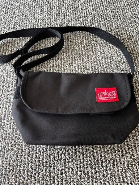 Manhattan Portage マンハッタンポーテージ ショルダーバッグ メッセンジャーバッグ ブラック ロゴ