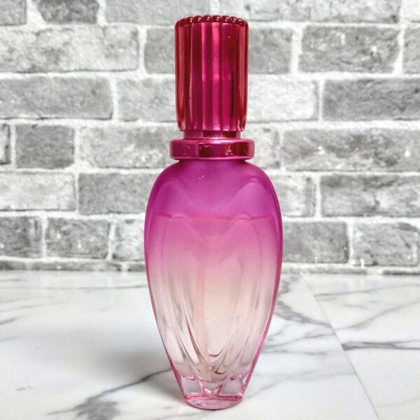 ESCADA エスカーダ セクシーグラフィティ オードトワレ30ml