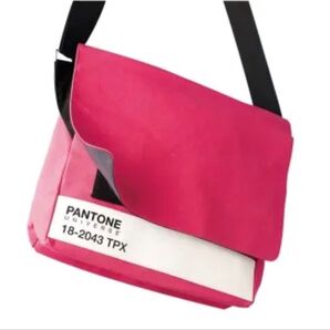 PANTONE UNIVERSE ショルダーバッグ ピンク