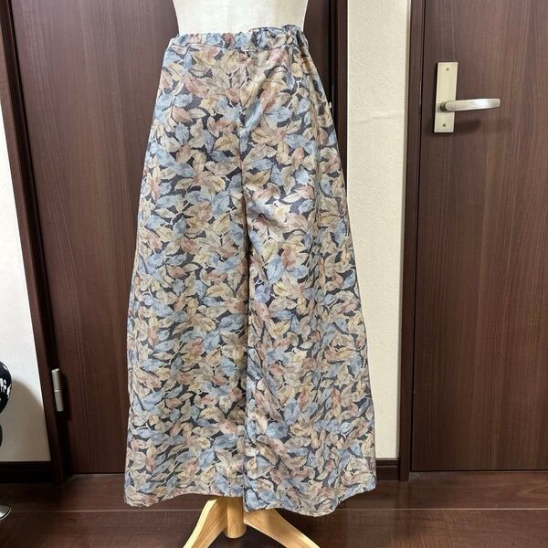 染め大島紬リメイク リーフ柄ワイドパンツ ウエスト総ゴム スソにもゴムいれられる 作ってからは未使用 軽くて涼しい絹