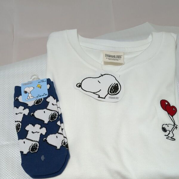 スヌーピー刺繍Tシャツ!おまけの靴下です!