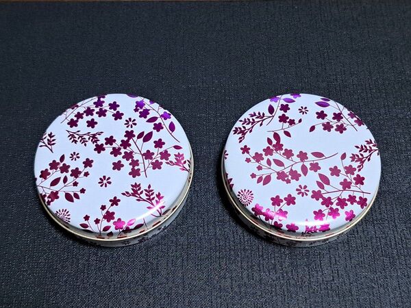 【空き缶】花柄の丸い缶 2個セット 小物入れ ピンク