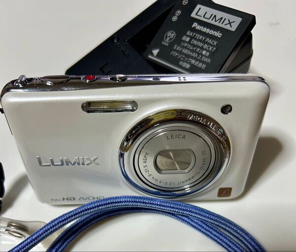 LUMIX DMC-FX77 ホワイト バッテリーと充電器付き Panasonic ストラップ大小付きます