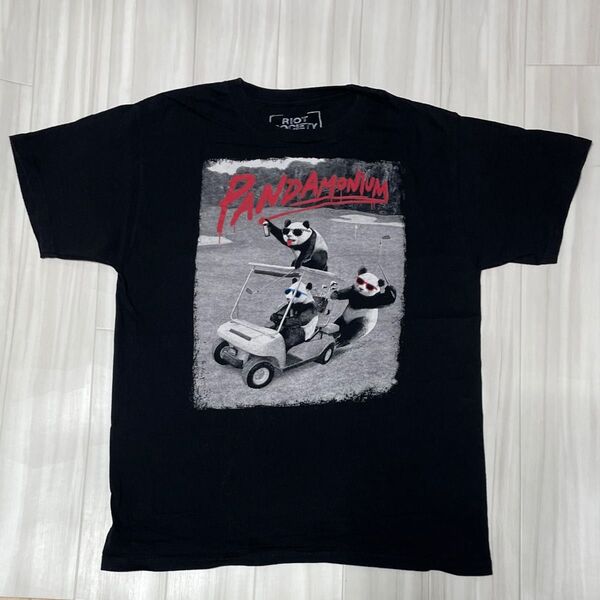 USA製RIOT SOCIETY パンダ Tシャツサイズ表示XL、身幅約49、着丈約65ユーズド品洗濯済み。プリント部分他綺麗。