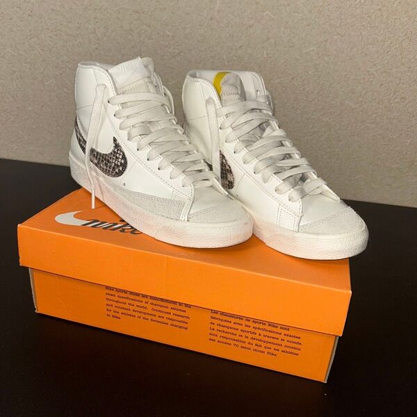 NIKE BLAZER MID '77 SE ウィメンズシューズ