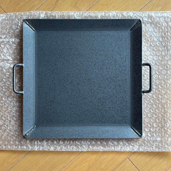 未使用 キャンプ BBQ用 鉄板 縦25cm 横25cm 厚み 6mm