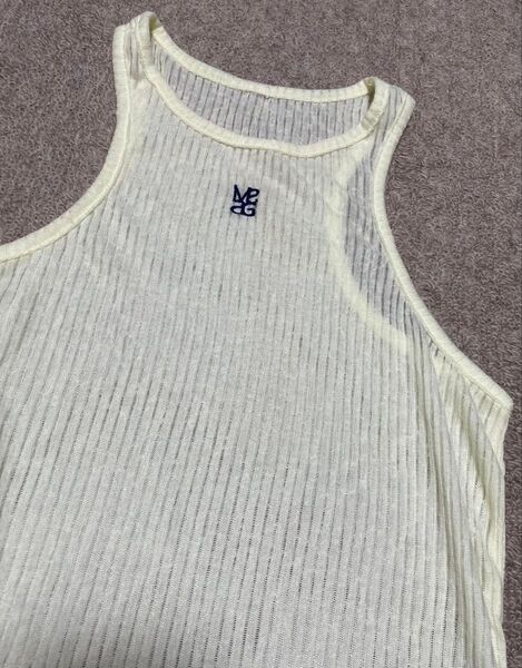 新品★【SHEIN】MISSGUIDED 刺繍ロゴ リブタンクトップ ベージュ 韓国 ノースリーブ