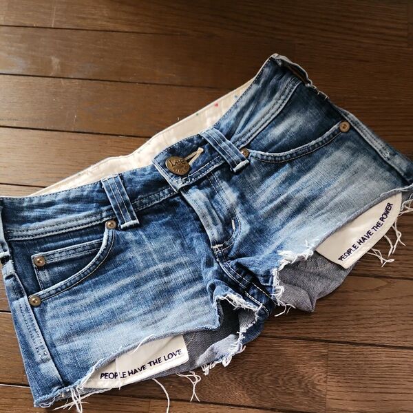 Lee デニムショートパンツ ダメージ加工 ブルー系