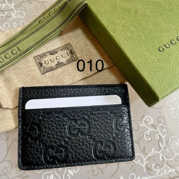 GUCCI GGエンブレム やわらかレザー カードケース ブラック 010 名刺入れ カードケース 黒