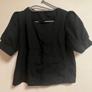 ブラウス パフスリーブ トップス 黒 レディース