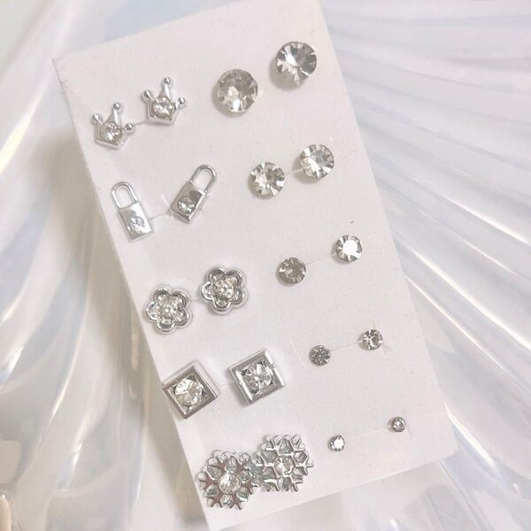 【J44】樹脂ピアス10ペア☆シルバーカラー&クリアラインストーンセット