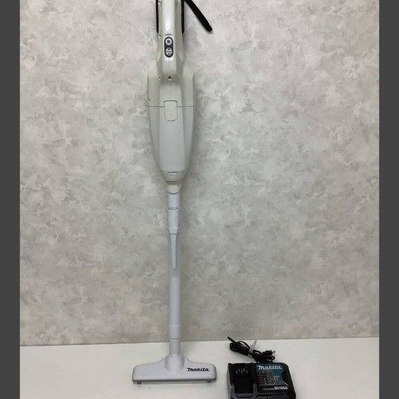 Makita CL107FD 動作確認・簡易清掃済み マキタ 充電式掃除機 コードレス 充電式クリーナー 充電器 バッテリーあり
