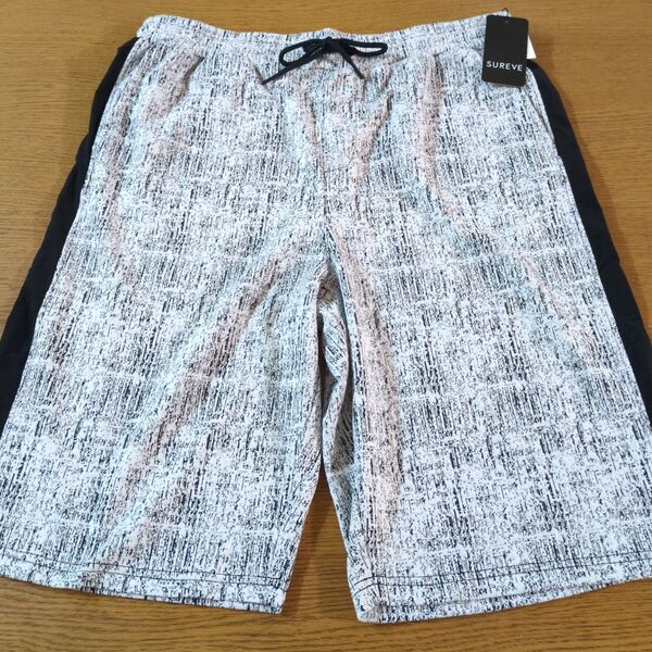 W☆新品☆SUREVE☆ハーフパンツ☆半ズボン☆サイズ4L☆ホワイト・ブラック☆男性用☆No.2575