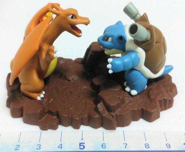 ポケモン10番勝負 リザードンVSカメックス フィギュア