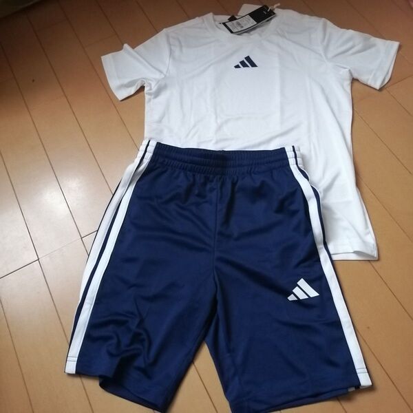 アディダス CLIMA COOL 140スポーツウェア上下セット (Tシャツ +ハーフパンツ)生地薄手テロテロ