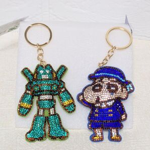 クレヨンしんちゃん キラデコキーホルダー しんちゃん カンタムロボ 2種セット