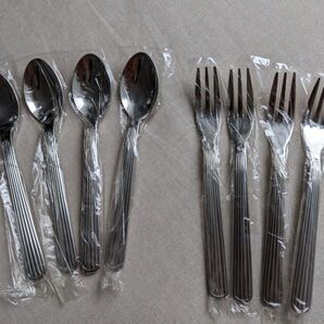 《お値下げ》スプーン4本★ フォーク4本セット ブランド:KANSAI YAMAMOTO 未使用品 ティースプーン