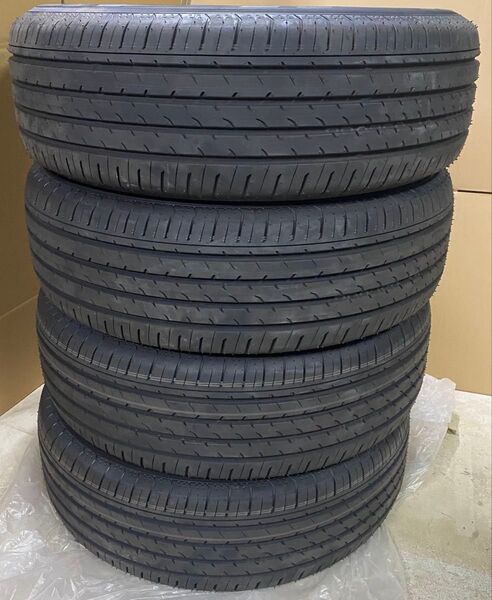 新車外し タイヤ 4本セットの内2本 ① ヨコハマタイヤ ADVAN アドバン V03 225/65R17