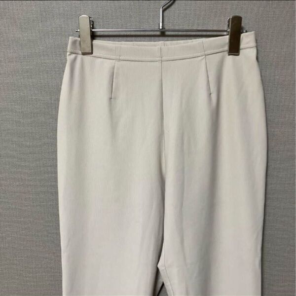 日本製 クロップド丈ストレッチパンツ(M)オフ ホワイト無地 裾ボタンラクチン