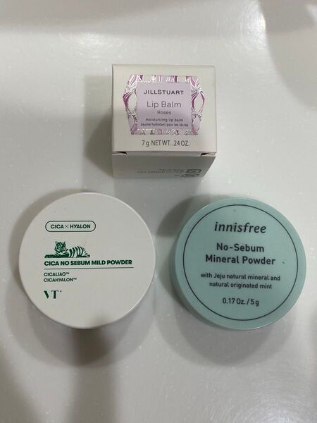 ジルスチュアート リップバームとパウダーのセット