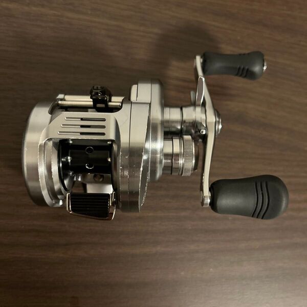 SHIMANO 19 カルカッタコンクエスト 200 DC