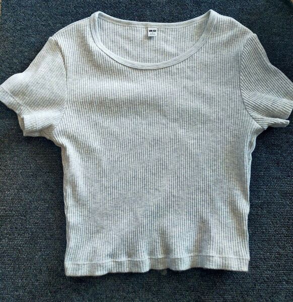 ユニクロ UNIQLO リブ リブTシャツ 半袖 半袖Tシャツ Tシャツ グレー クロップド丈 クロップド ショート丈