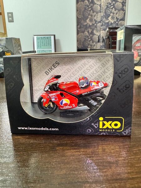 ixo製 バイク模型 YAMAHA Antena 3 阿部典史 ノリック 1/24