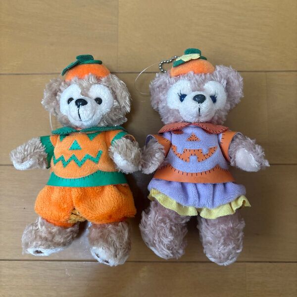 推し活クーポン使用できます! ディズニー ダッフィー シェリーメイ ぬいぐるみバッジ 2010 ハロウィーン