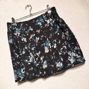 【 Mサイズ 〜 Lサイズ 相当】 花柄 ミニスカート チャコール 黒 白 青 台形 スカート 薄手 春夏 レディース 夏服 ミニ
