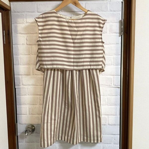 ストライプ柄ドッキングワンピース 茶色 ベージュ ボーダー ノースリーブ スカート ブラウン 夏服 縦 横 タンクトップ M